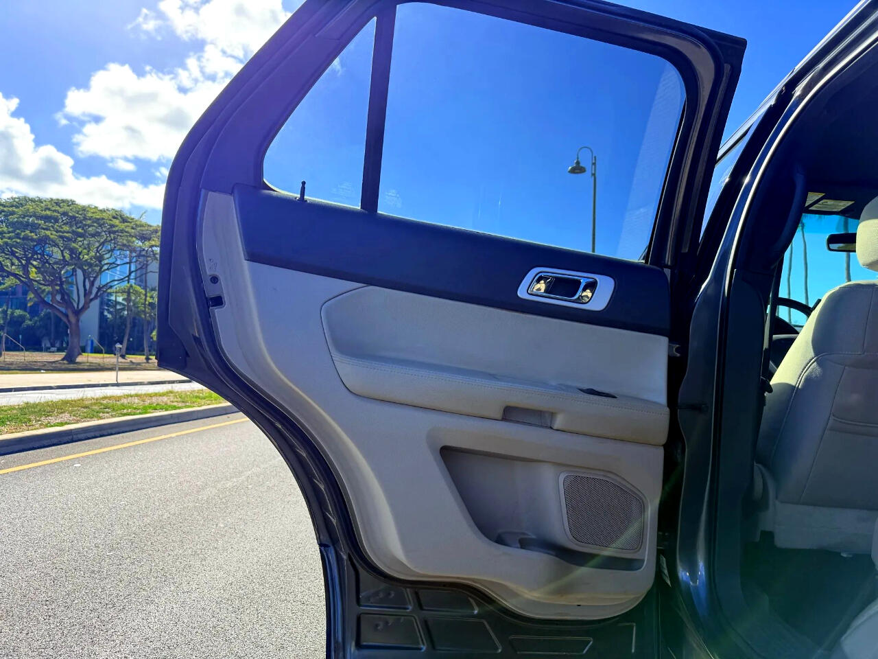 2015 Ford Explorer XLT photo 17