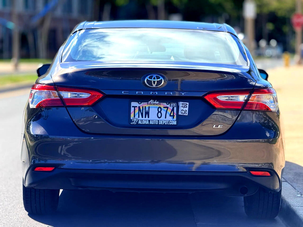 2018 Toyota Camry SE XLE photo 2
