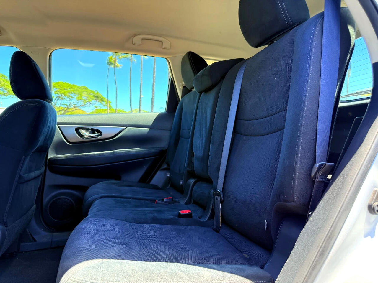 2016 Nissan Rogue SV photo 10