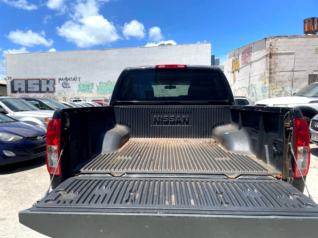 2015 Nissan Frontier Crew Cab S photo 8