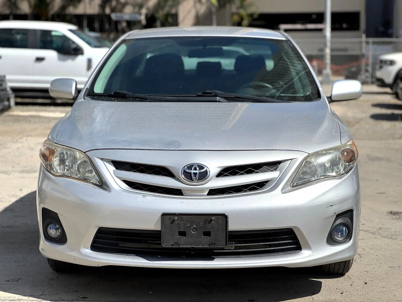 2011 Toyota Corolla LE photo 2
