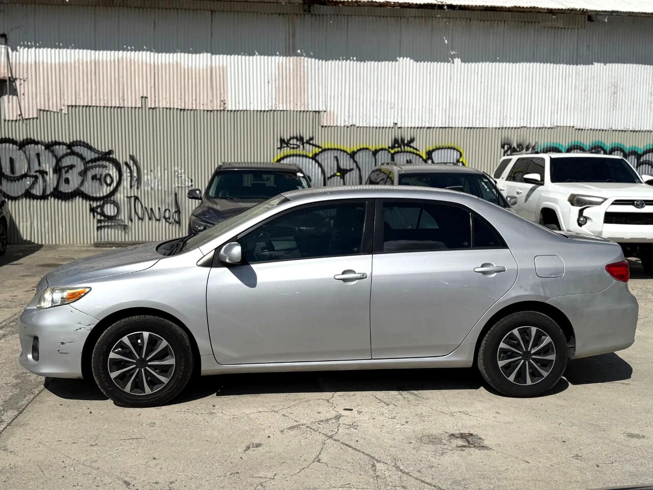 2011 Toyota Corolla LE photo 3