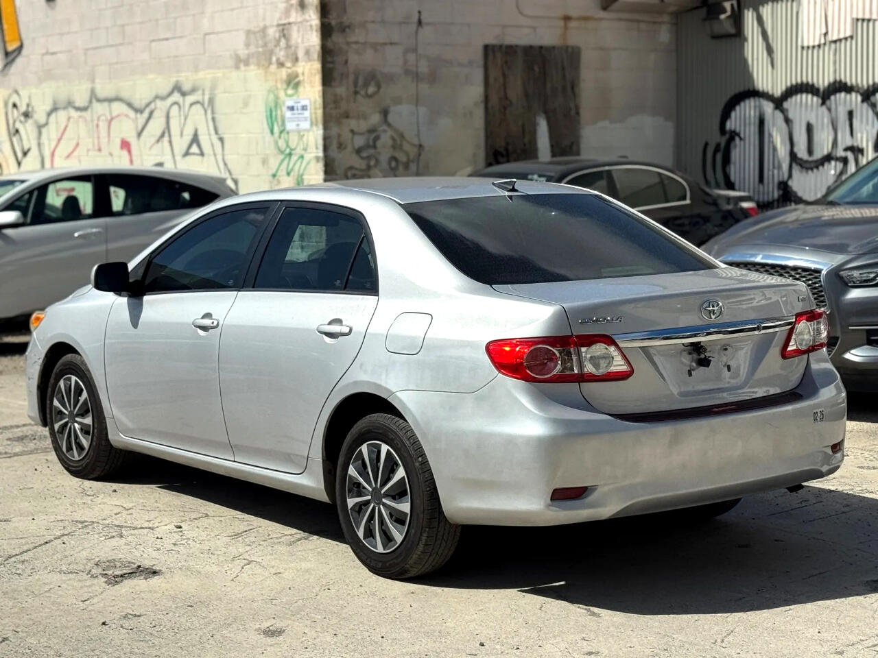 2011 Toyota Corolla LE photo 4