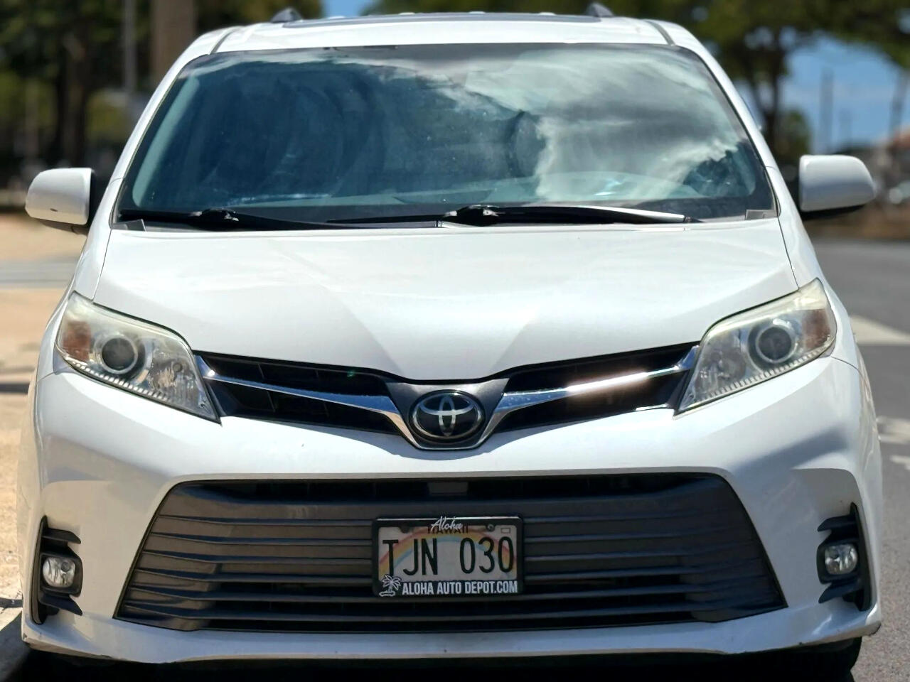 2018 Toyota Sienna XLE photo 7
