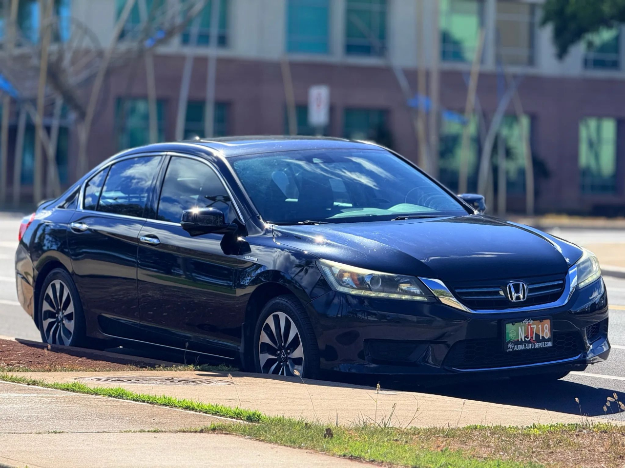 2014 Honda Accord Hybrid EX-L photo 3