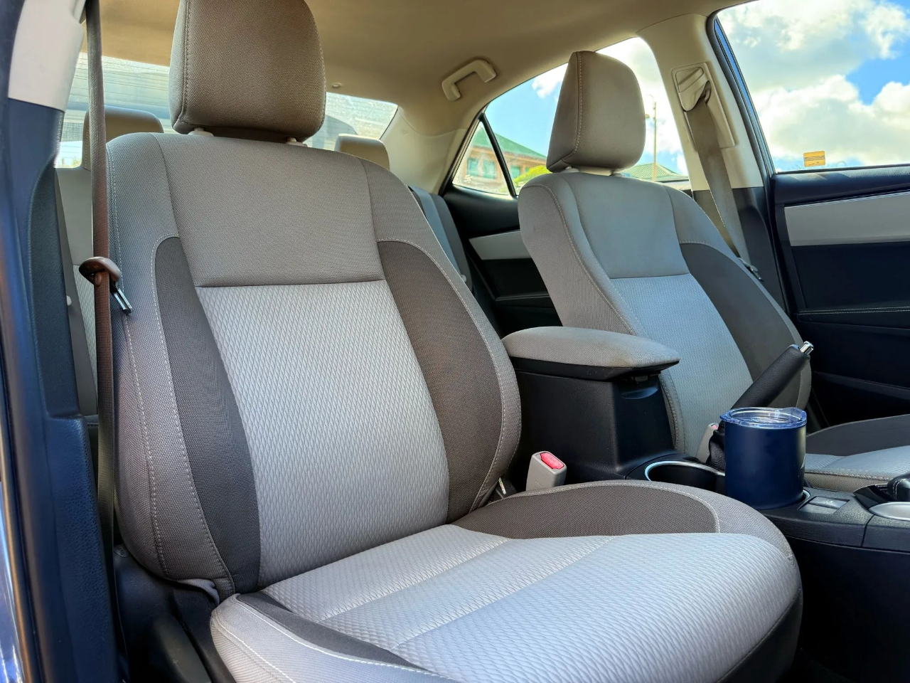 2018 Toyota Corolla XLE XSE photo 9