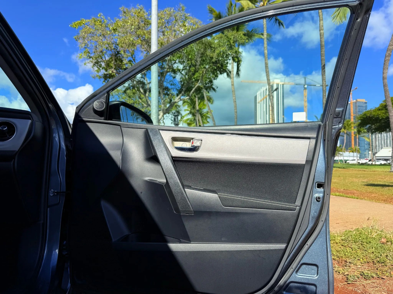 2018 Toyota Corolla XLE XSE photo 14