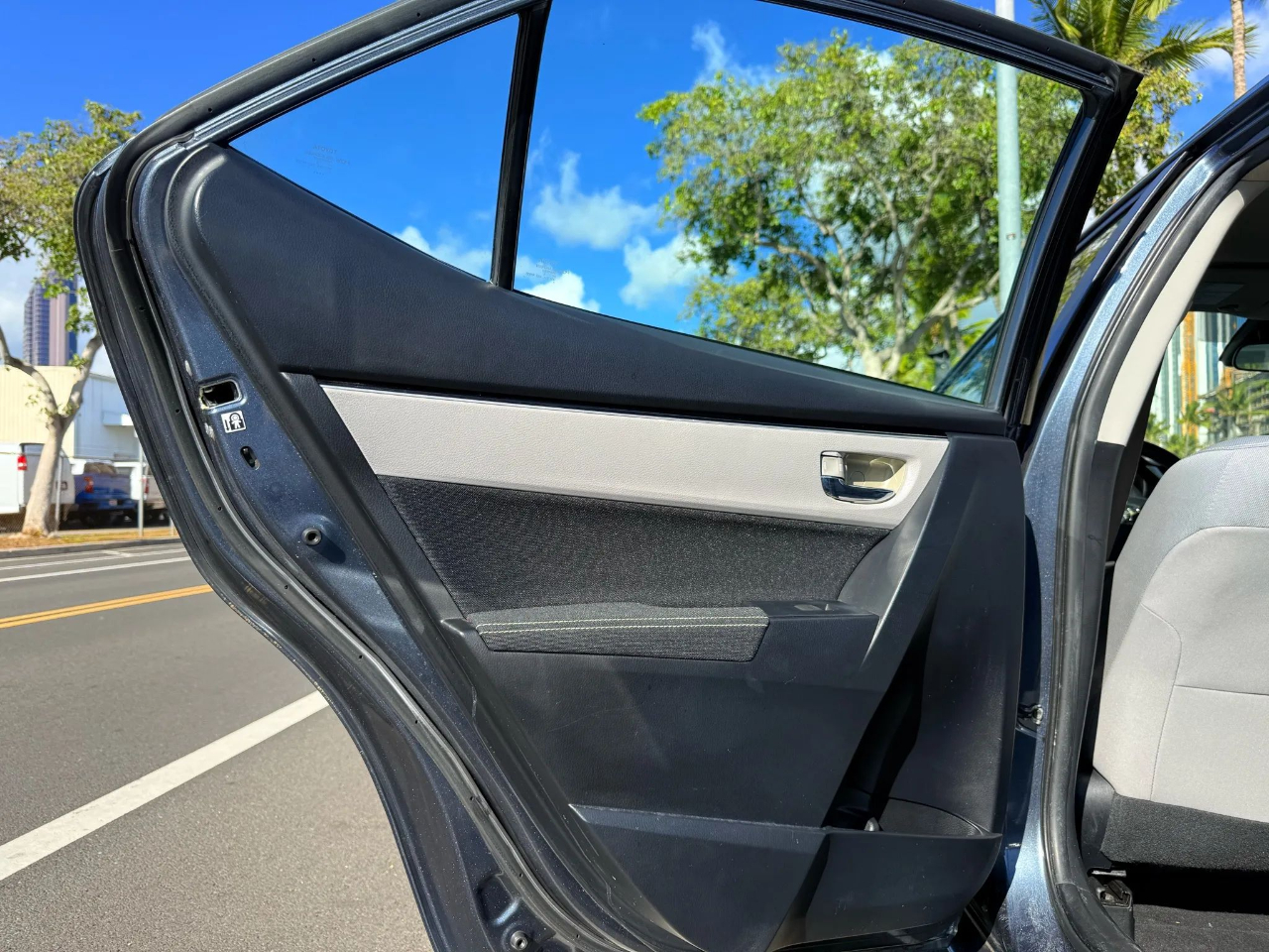 2018 Toyota Corolla XLE XSE photo 15
