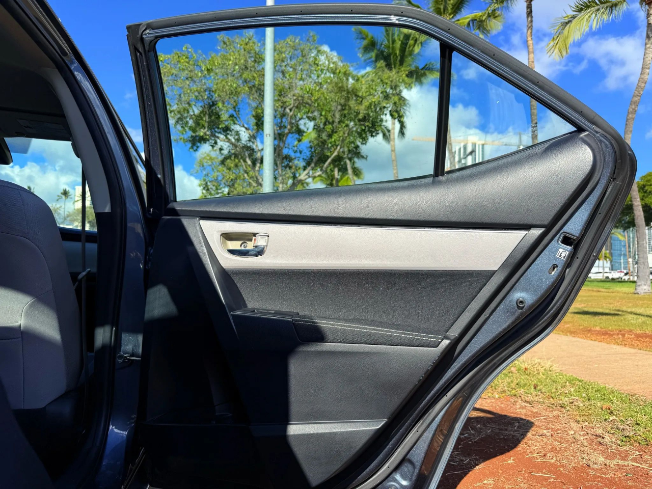 2018 Toyota Corolla XLE XSE photo 16