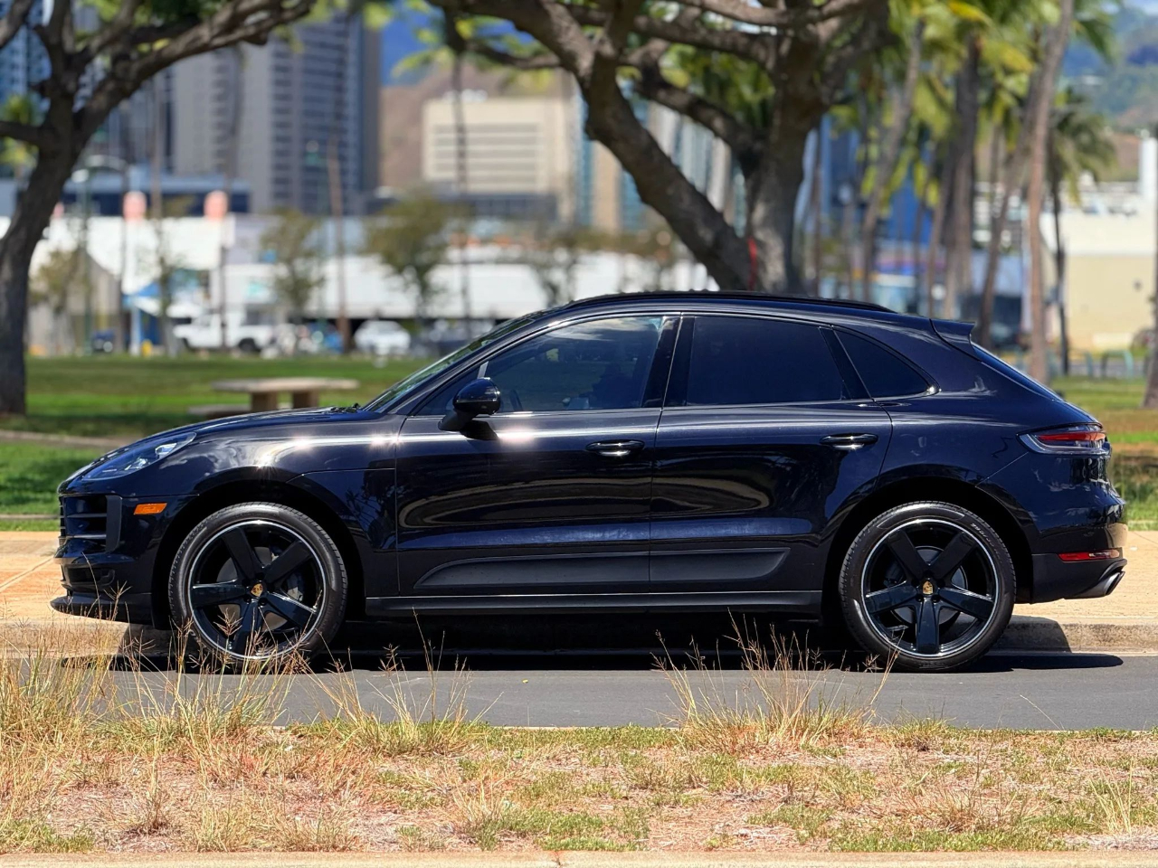 2019 Porsche Macan S photo 2