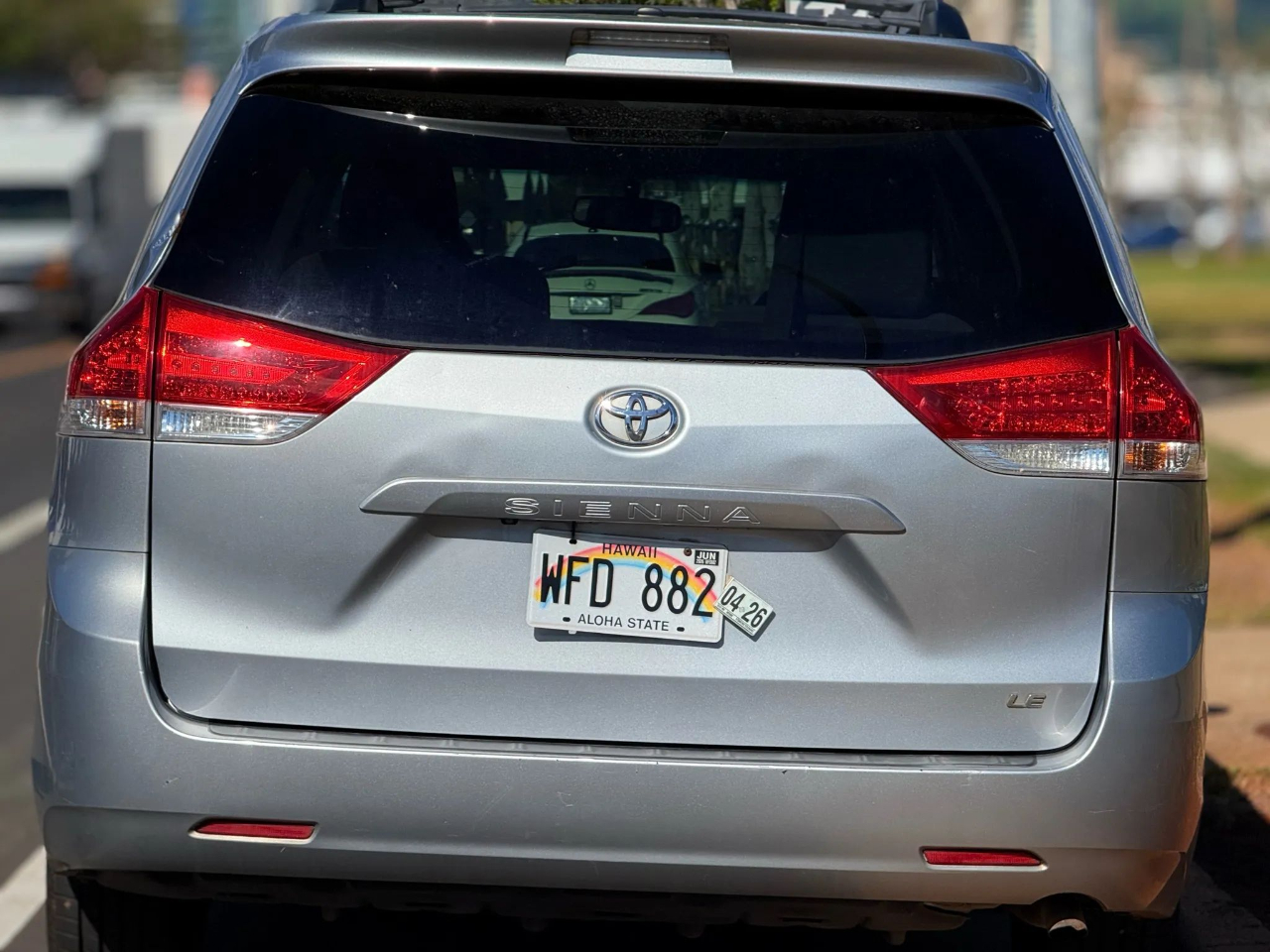 2014 Toyota Sienna LE photo 4