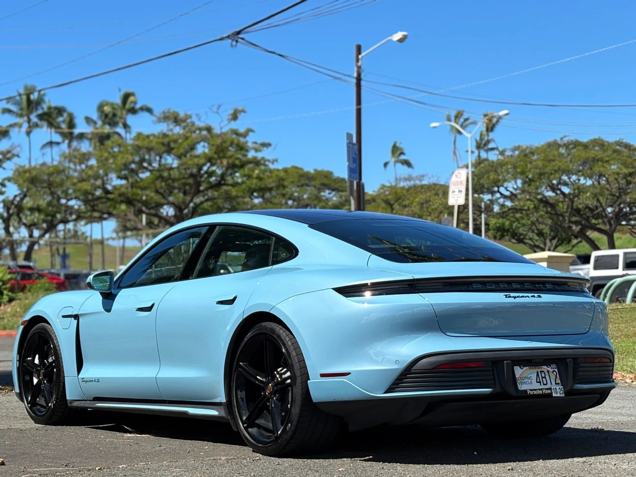 2022 Porsche Taycan 4S photo 3