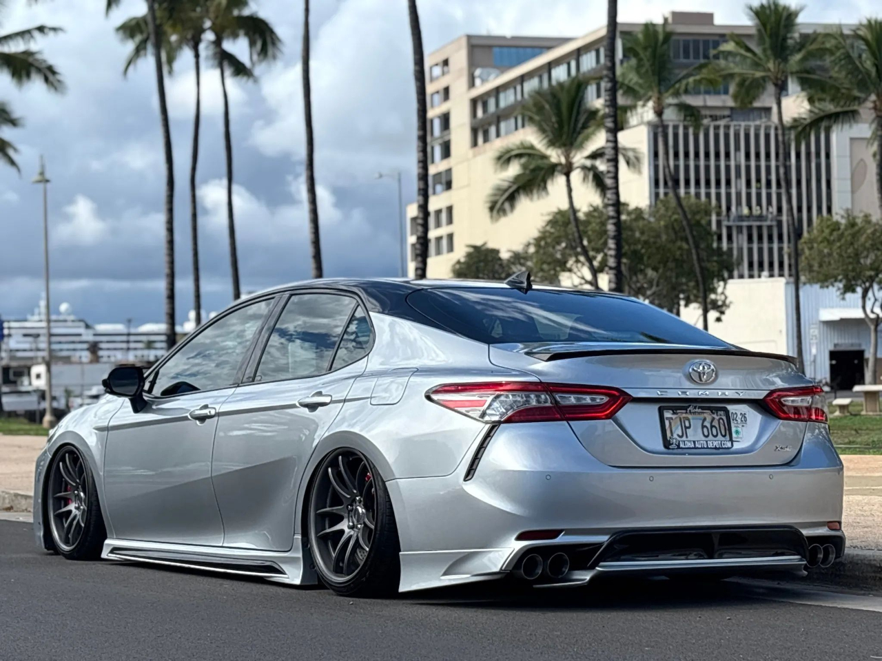 2018 Toyota Camry XSE V6 photo 3