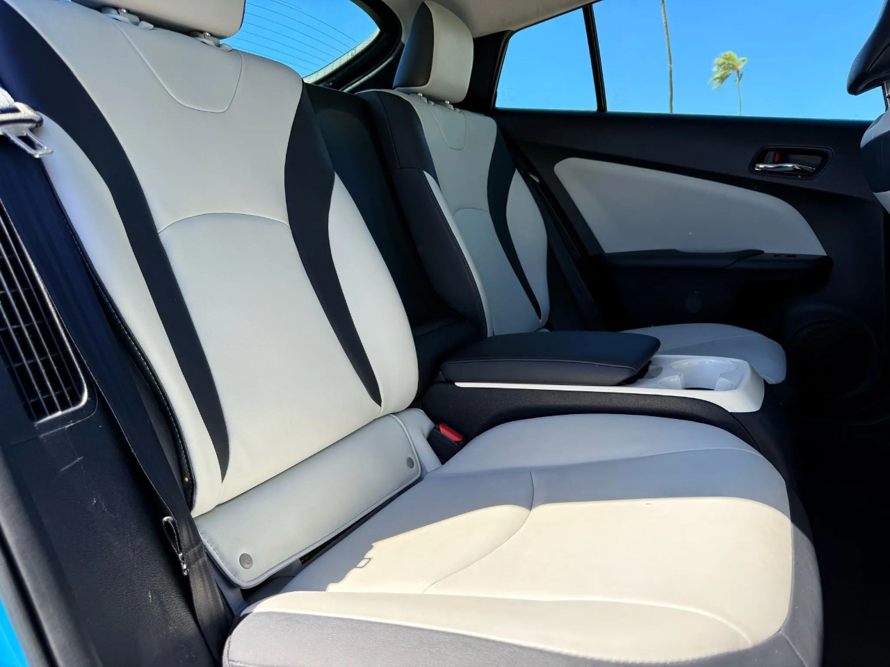 Toyota Prius Prime Premium (Natl) 2017