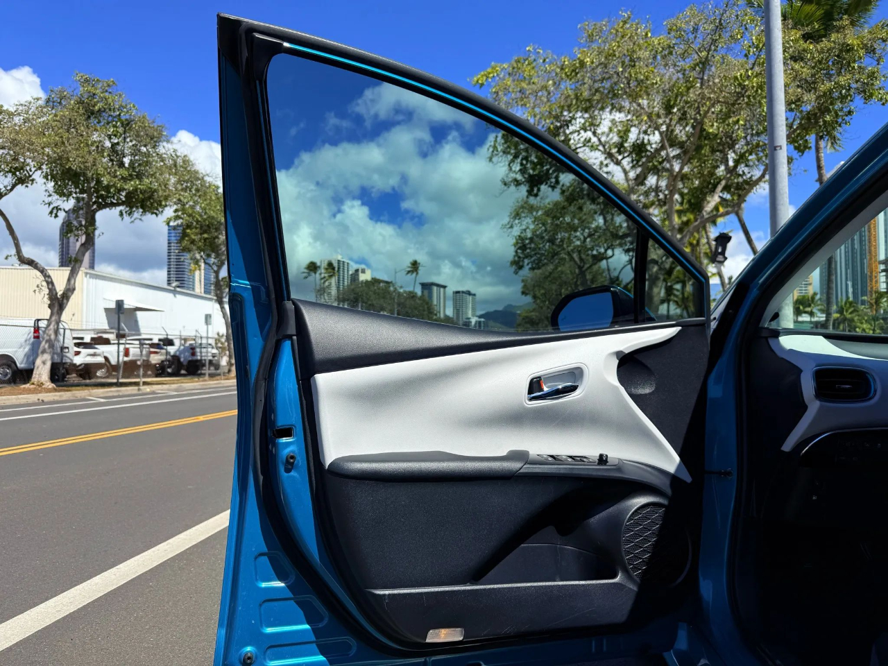 Toyota Prius Prime Premium (Natl) 2017