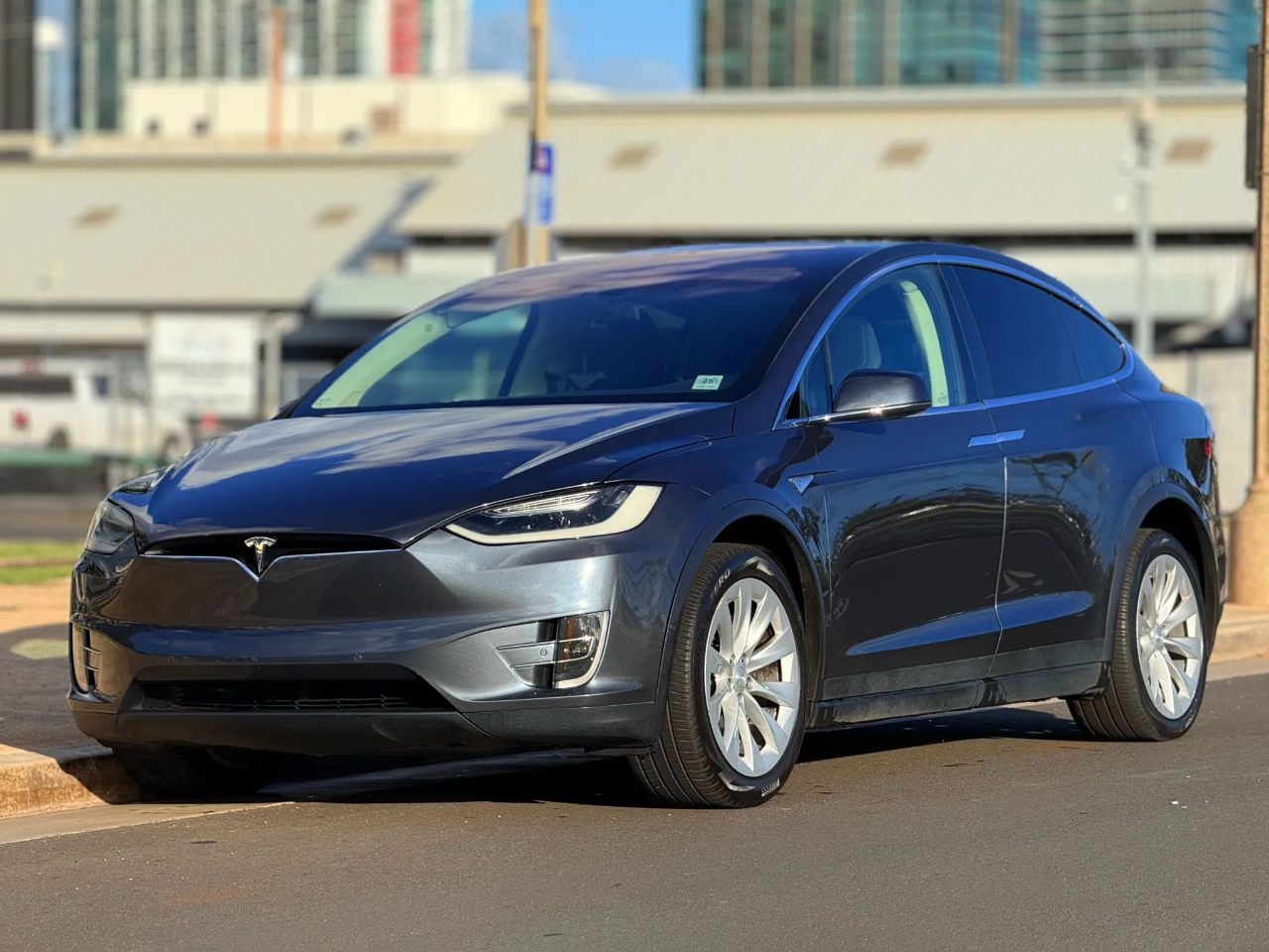 Tesla Model X AWD 4dr 90D 2016