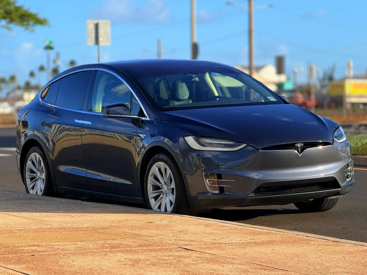 Tesla Model X AWD 4dr 90D 2016