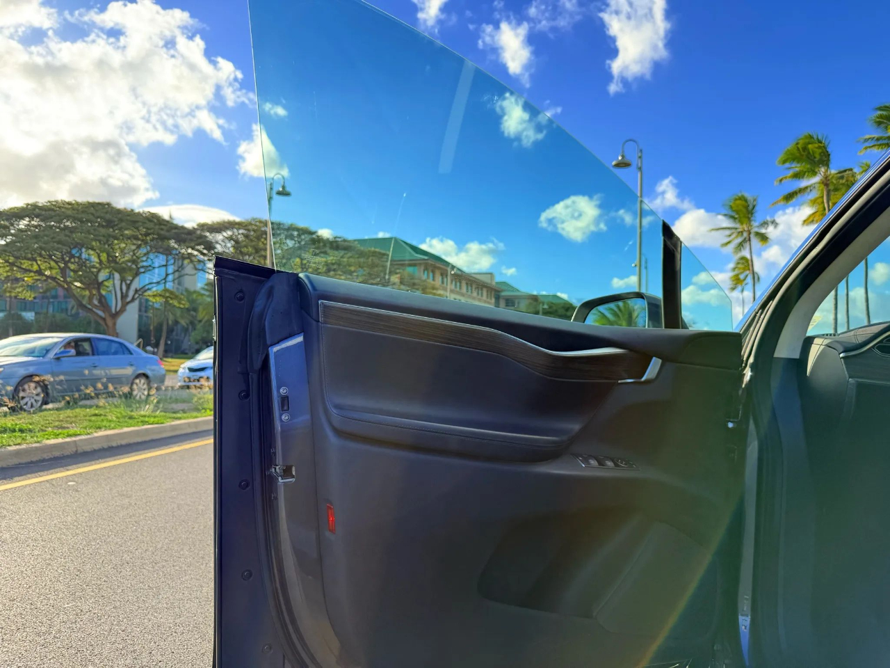 Tesla Model X AWD 4dr 90D 2016