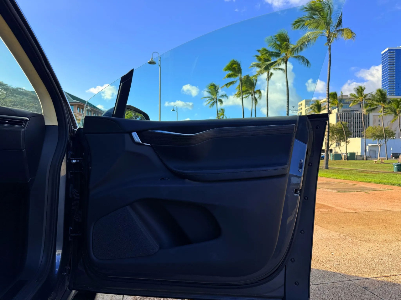 Tesla Model X AWD 4dr 90D 2016