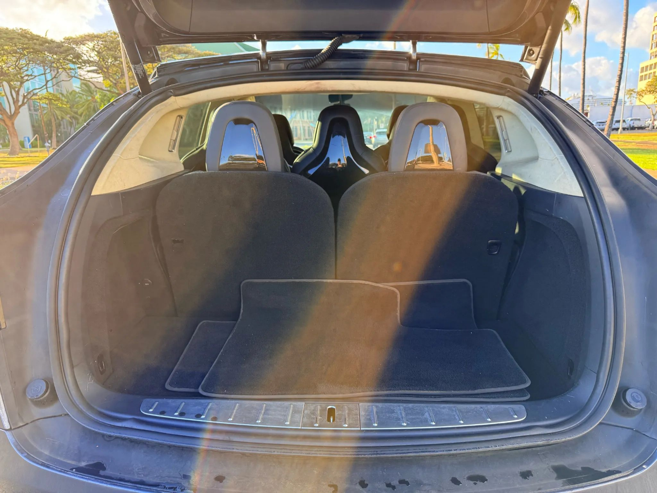 Tesla Model X AWD 4dr 90D 2016