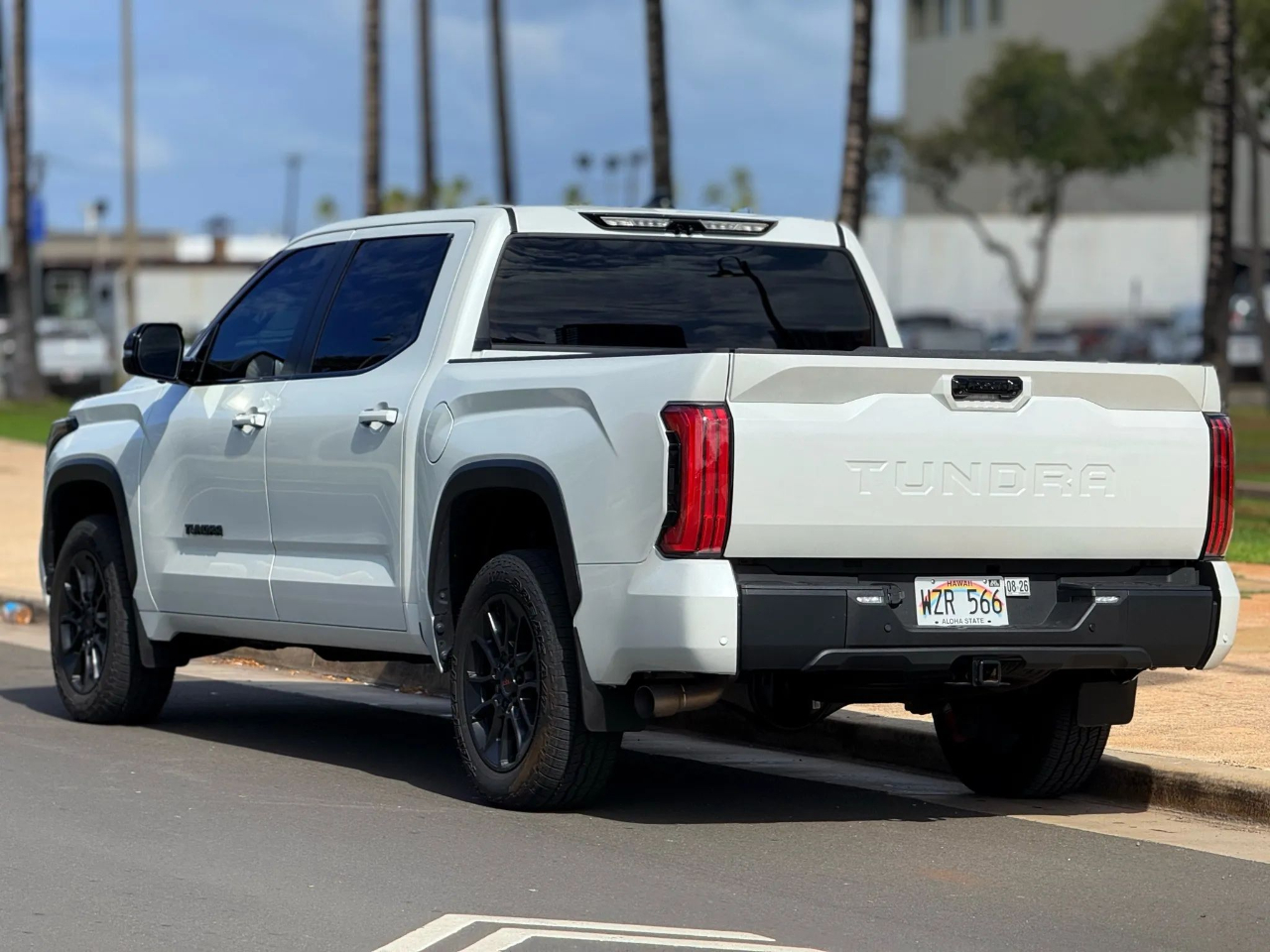 Toyota Tundra 4WD Limited Hybrid CrewMax 5.5' Bed (Natl) 2024