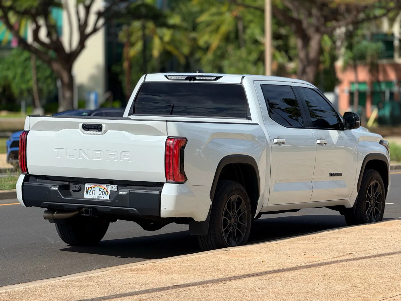 Toyota Tundra 4WD Limited Hybrid CrewMax 5.5' Bed (Natl) 2024