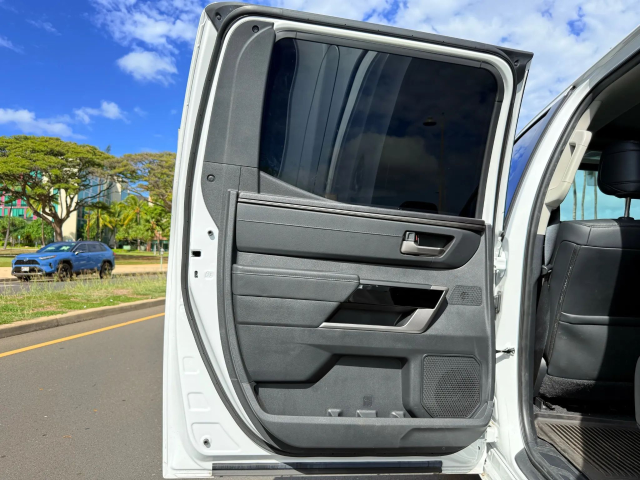 Toyota Tundra 4WD Limited Hybrid CrewMax 5.5' Bed (Natl) 2024