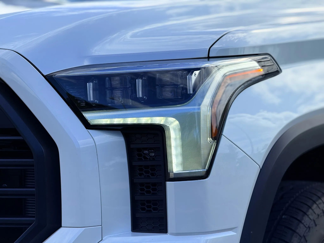 Toyota Tundra 4WD Limited Hybrid CrewMax 5.5' Bed (Natl) 2024