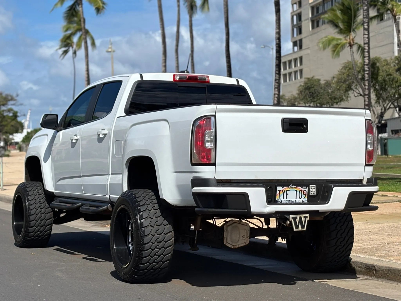 GMC Canyon 4WD Crew Cab 140.5" All Terrain w/Cloth 2018