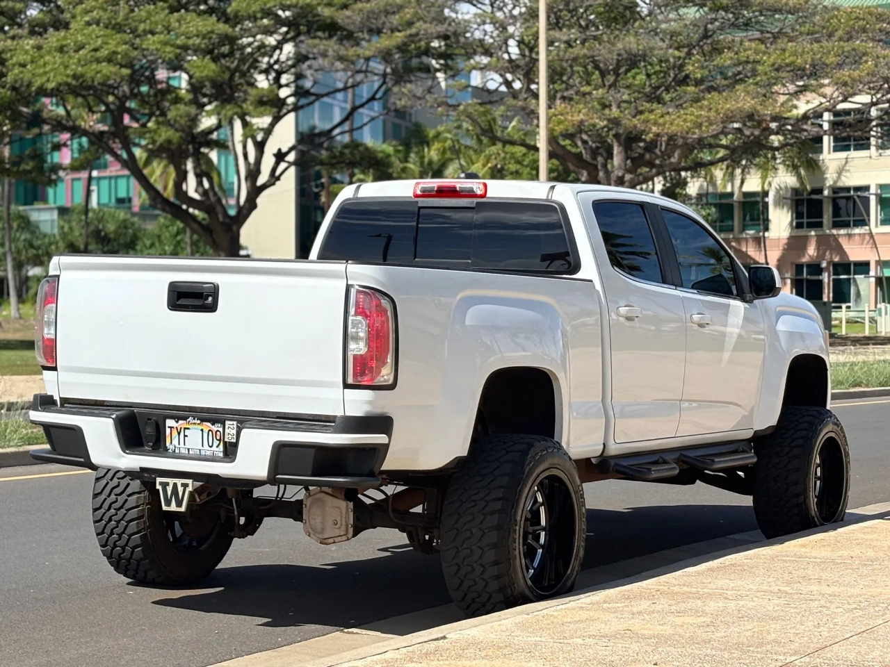 GMC Canyon 4WD Crew Cab 140.5" All Terrain w/Cloth 2018