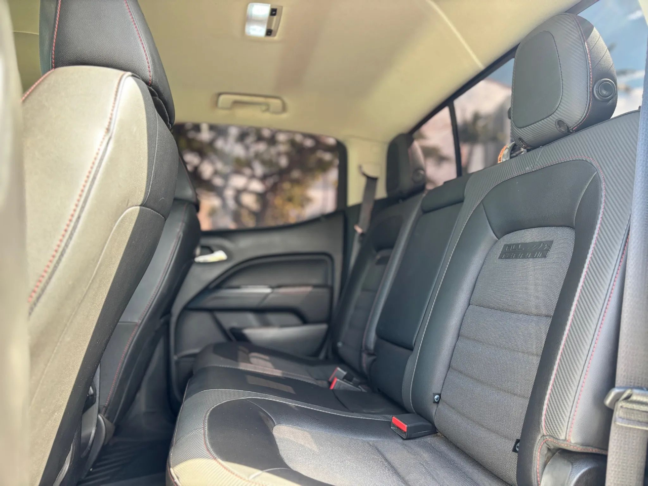 GMC Canyon 4WD Crew Cab 140.5" All Terrain w/Cloth 2018