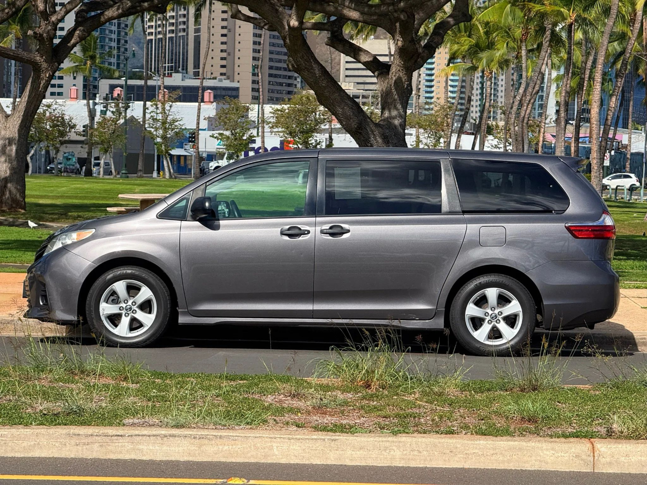 Toyota Sienna L FWD 7-Passenger (Natl) 2019