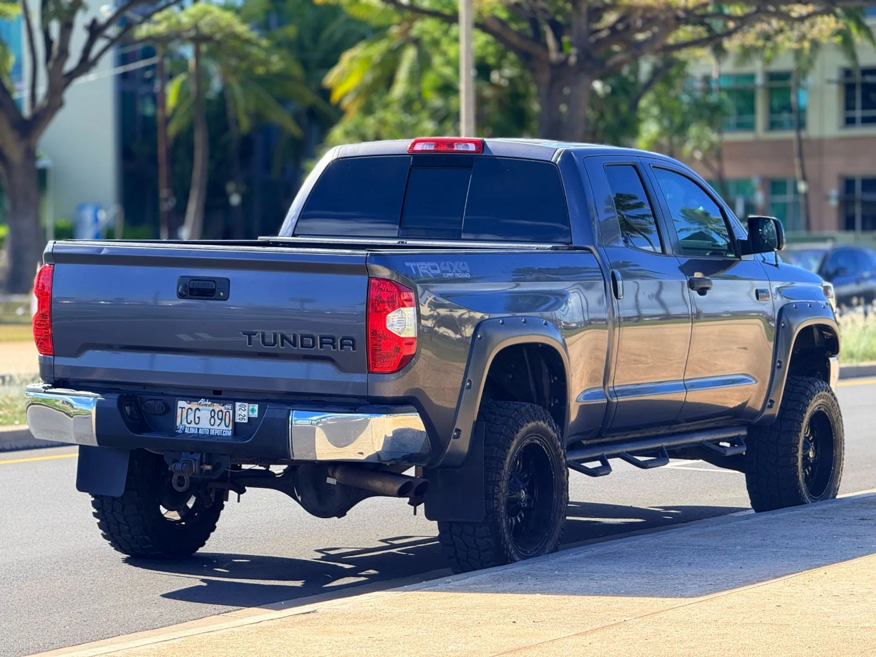 Toyota Tundra 4WD SR5 Double Cab 6.5' Bed 5.7L (Natl) 2017