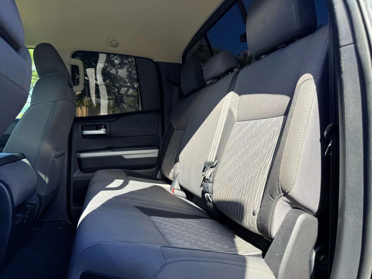 Toyota Tundra 4WD SR5 Double Cab 6.5' Bed 5.7L (Natl) 2017