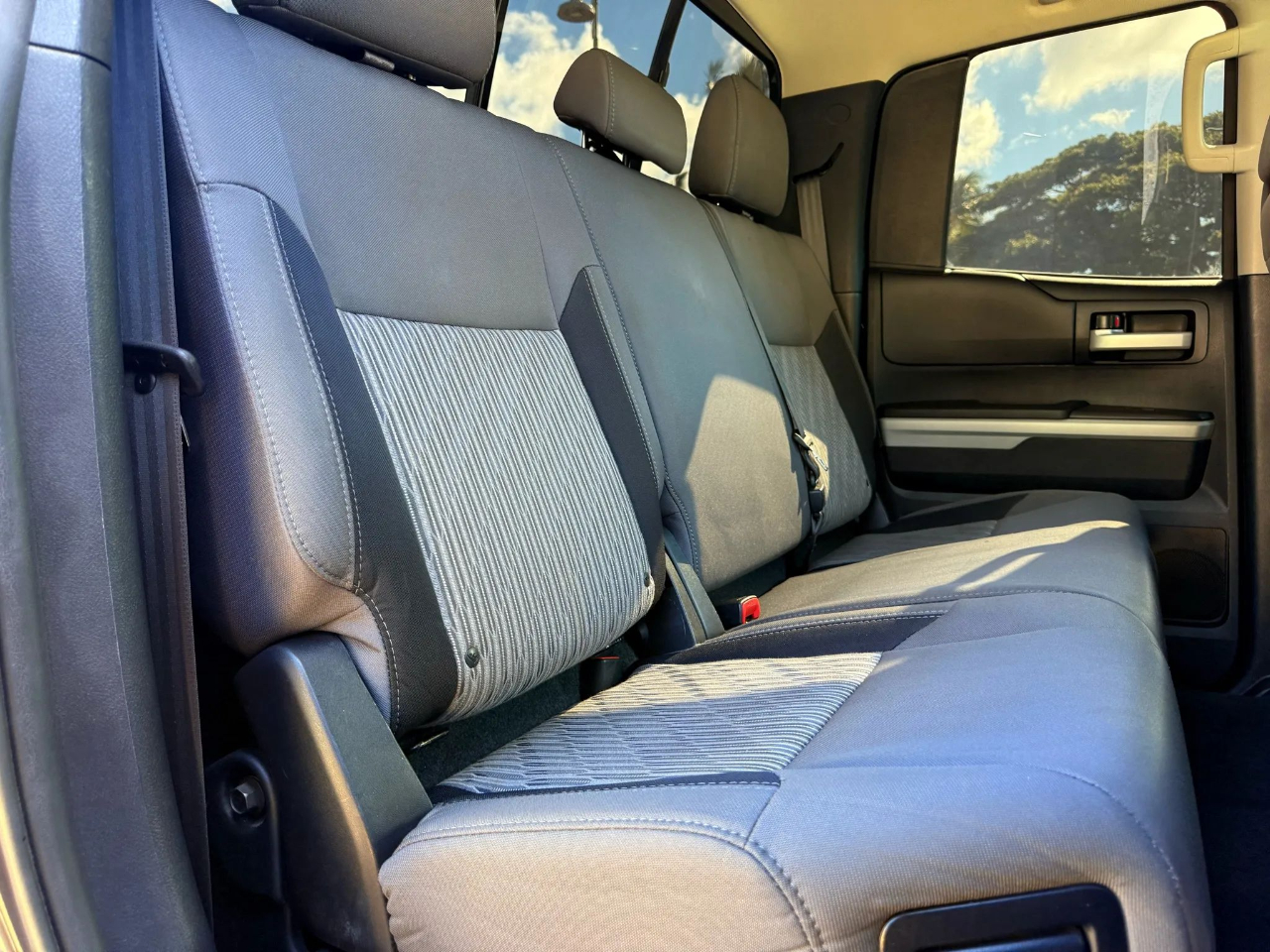 Toyota Tundra 4WD SR5 Double Cab 6.5' Bed 5.7L (Natl) 2017