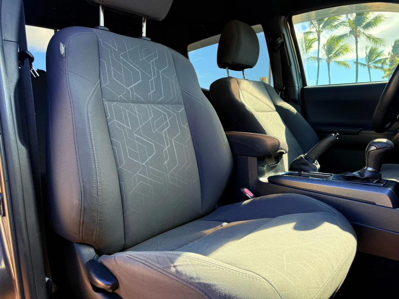 Toyota Tacoma 2WD Double Cab V6 AT SR5 (Natl) 2016