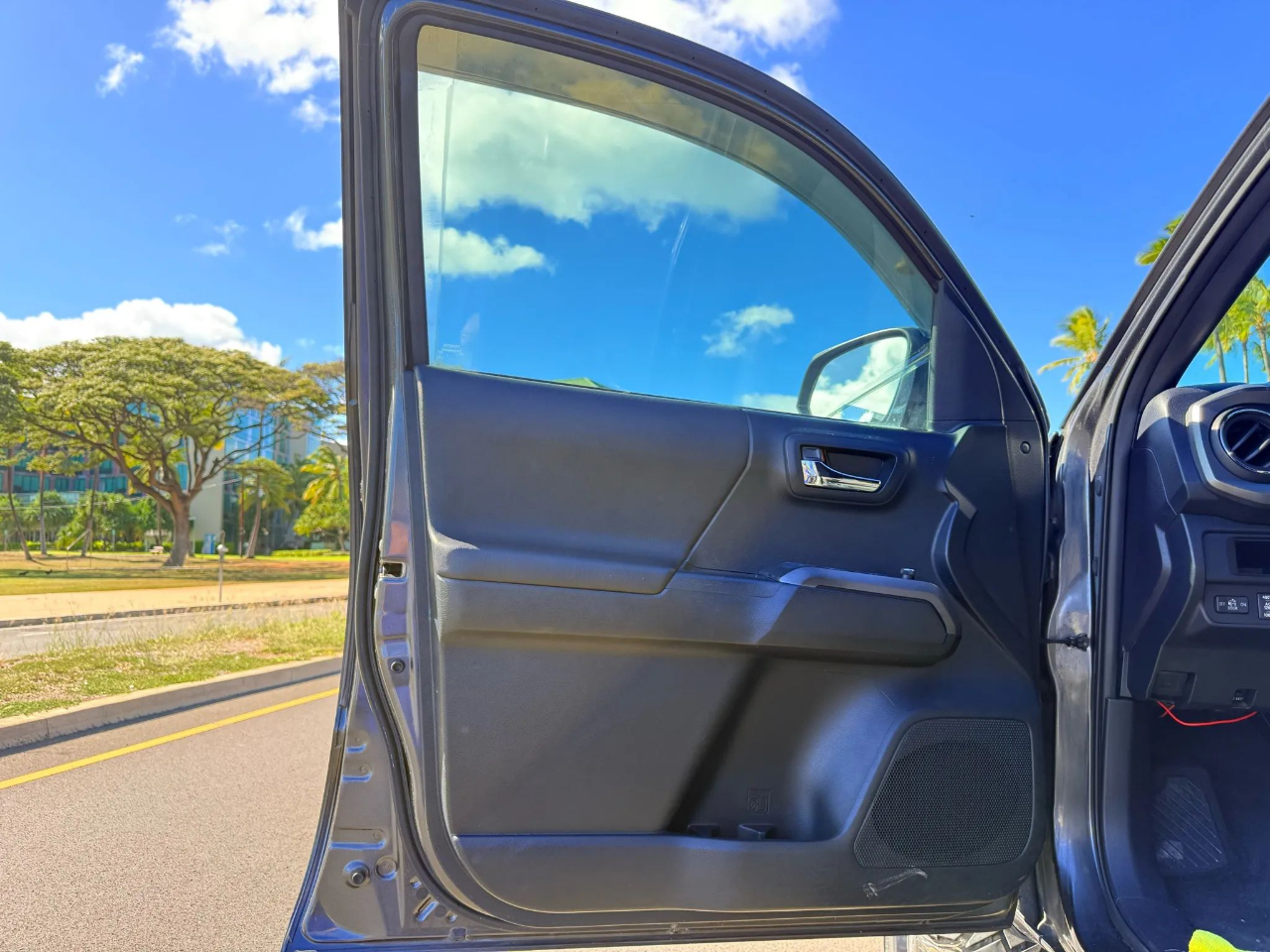 Toyota Tacoma 2WD Double Cab V6 AT SR5 (Natl) 2016