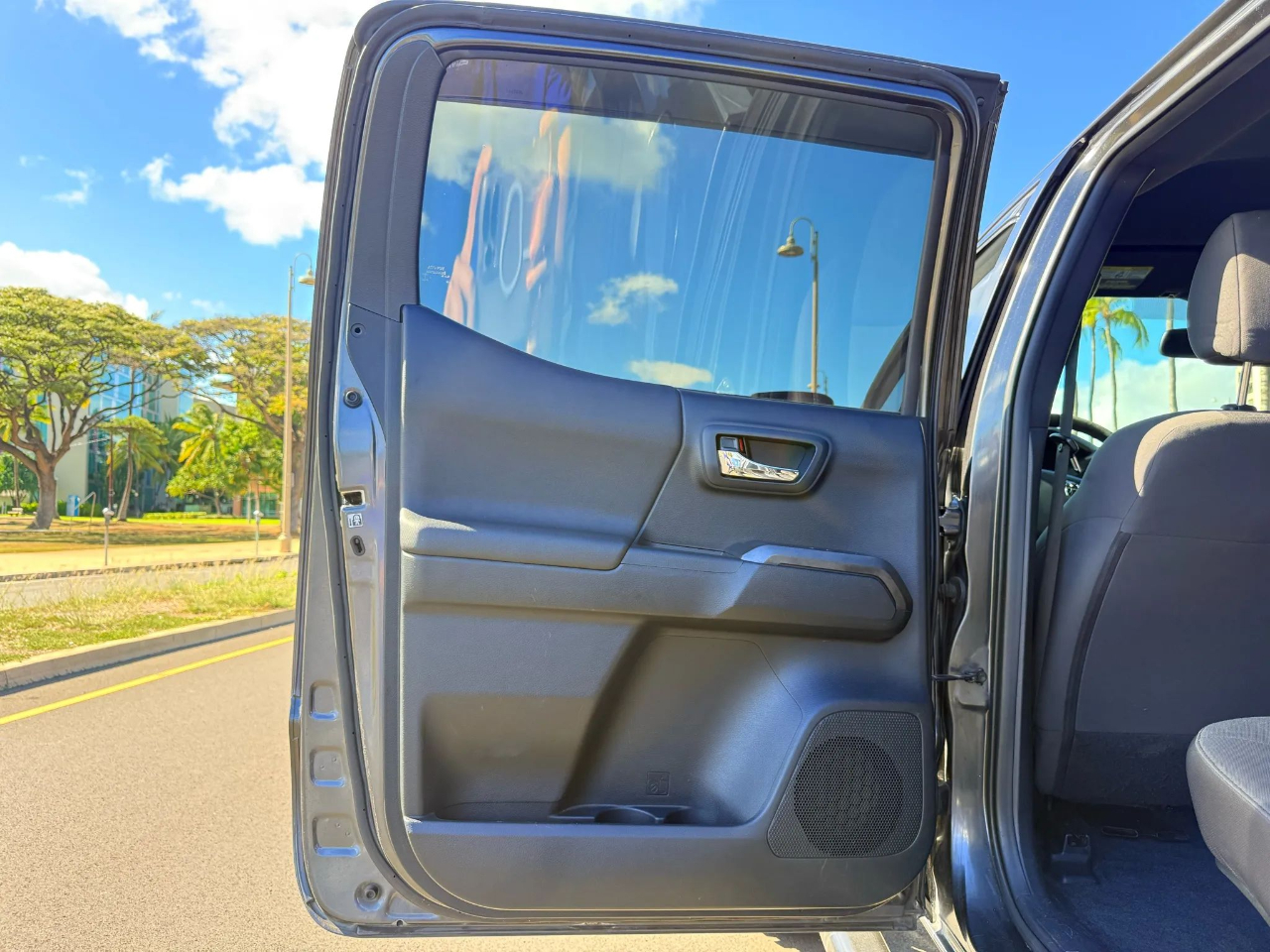 Toyota Tacoma 2WD Double Cab V6 AT SR5 (Natl) 2016