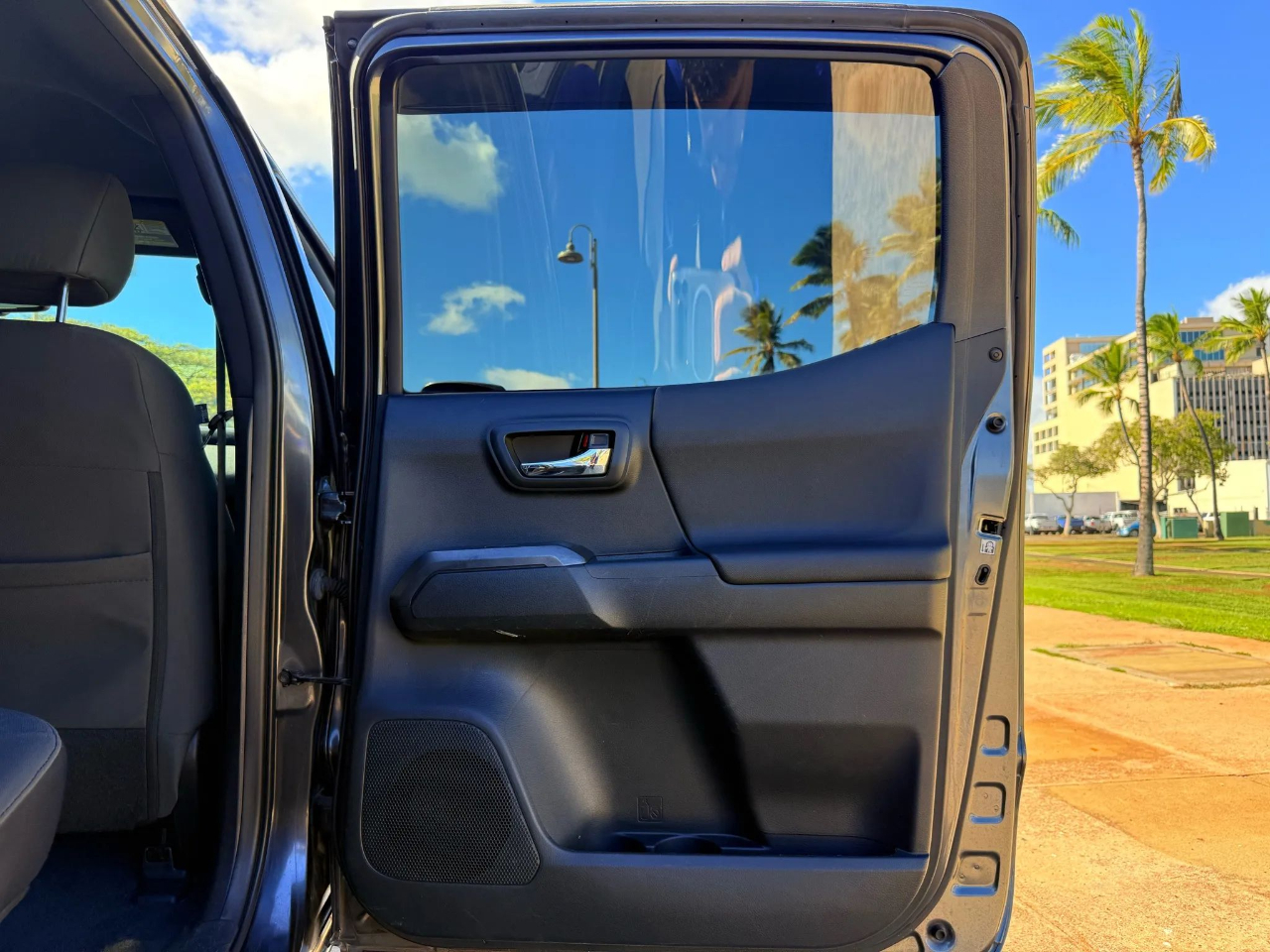 Toyota Tacoma 2WD Double Cab V6 AT SR5 (Natl) 2016