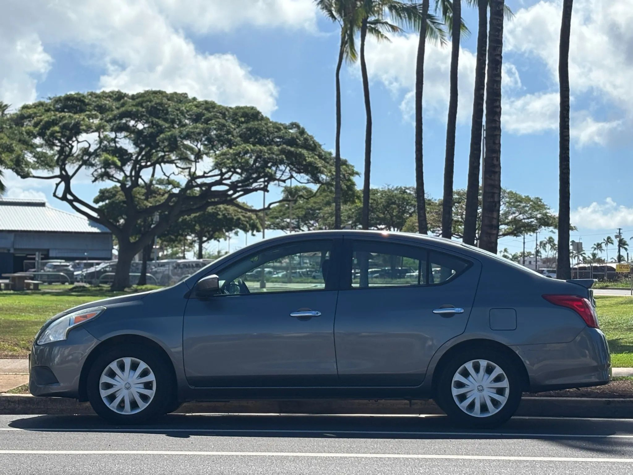 Nissan Versa 4dr Sdn CVT 1.6 S Plus 2016
