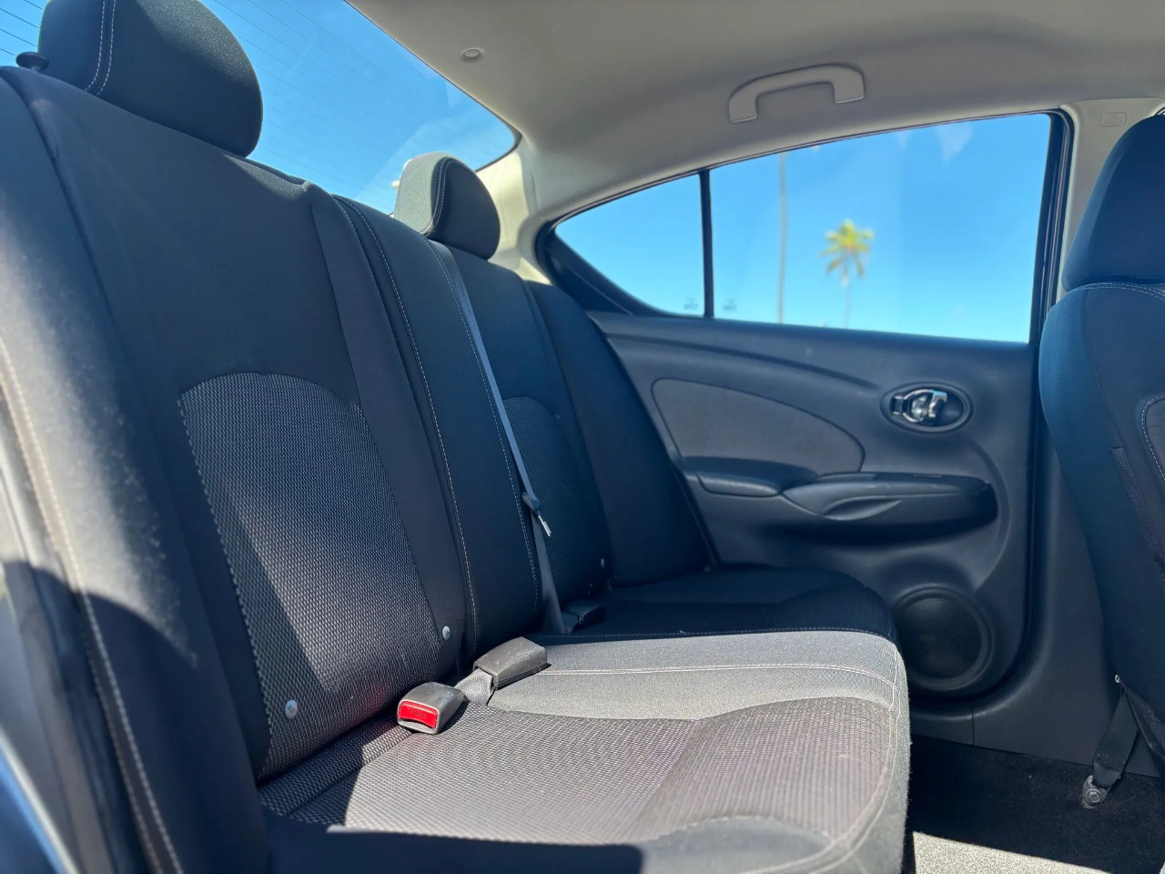 Nissan Versa 4dr Sdn CVT 1.6 S Plus 2016