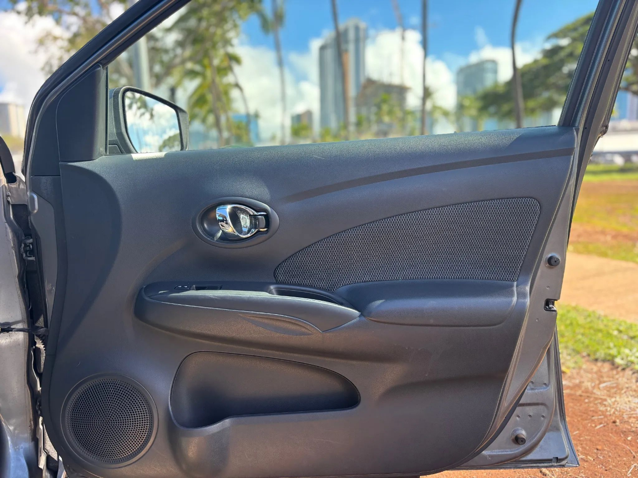 Nissan Versa 4dr Sdn CVT 1.6 S Plus 2016