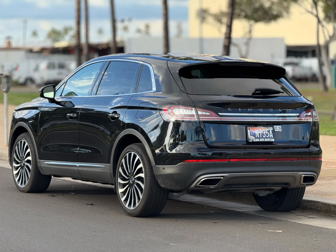 2022 Lincoln Nautilus Black Label photo 2