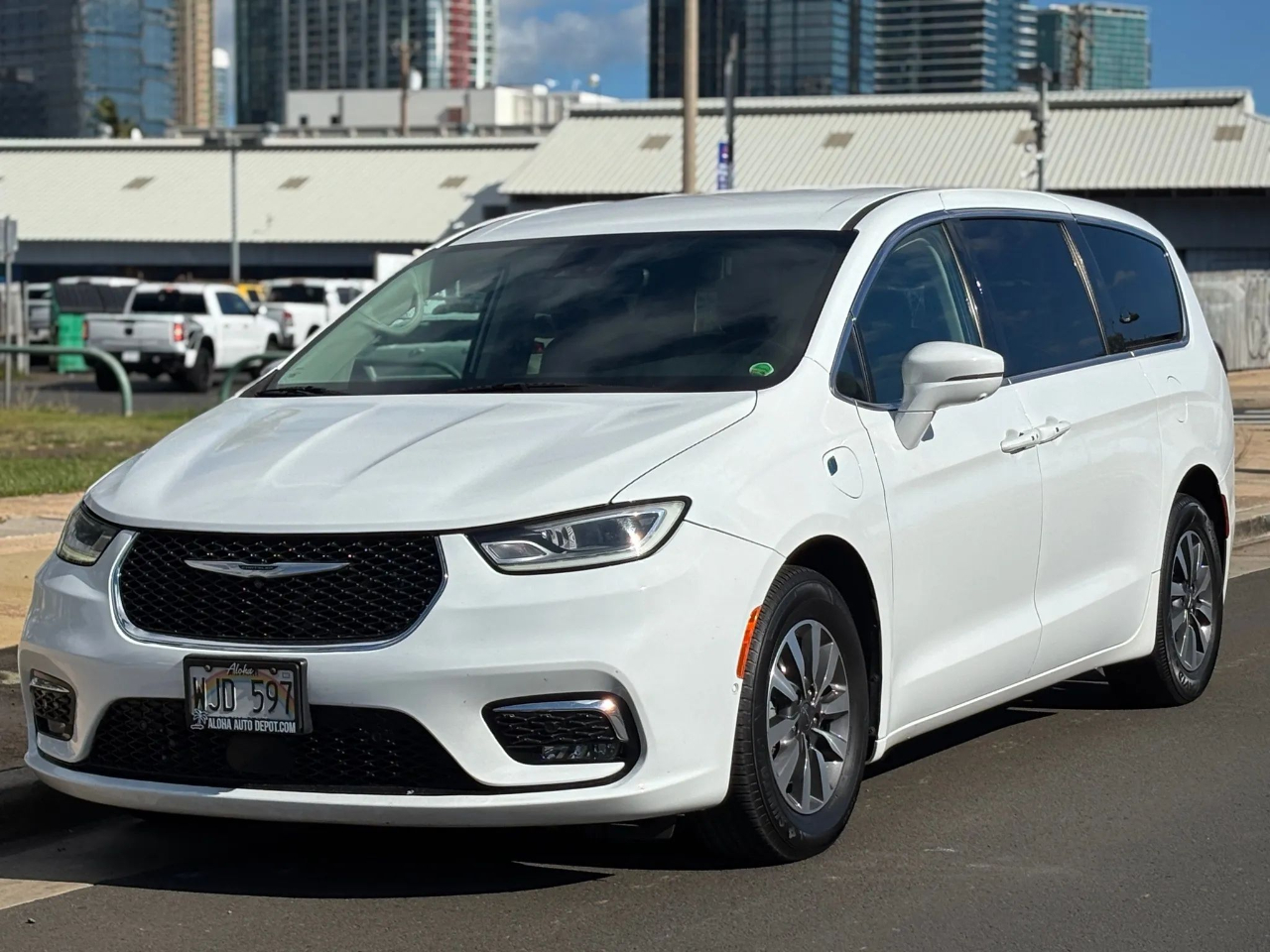 2022 Chrysler Pacifica Hybrid Touring L FWD