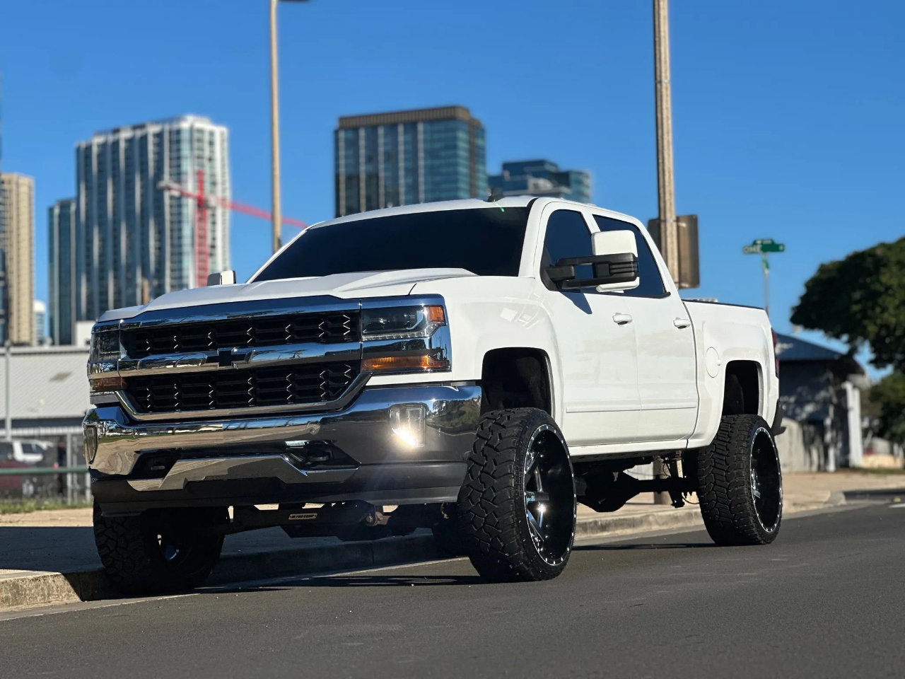 2018 Chevrolet Silverado 1500 2WD Crew Cab 143.5" LT w/1LT