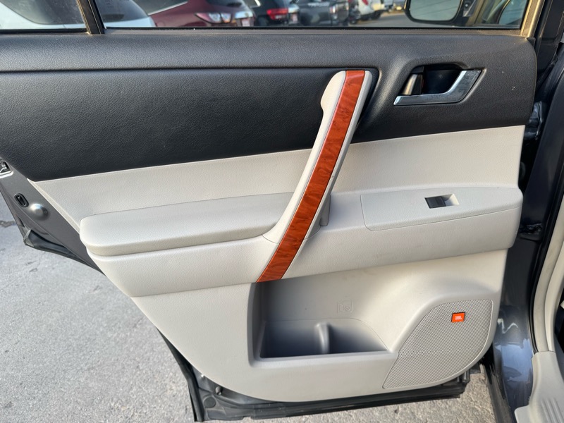 Toyota Highlander Limited 4WD 2010