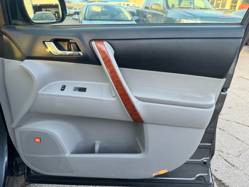 Toyota Highlander Limited 4WD 2010