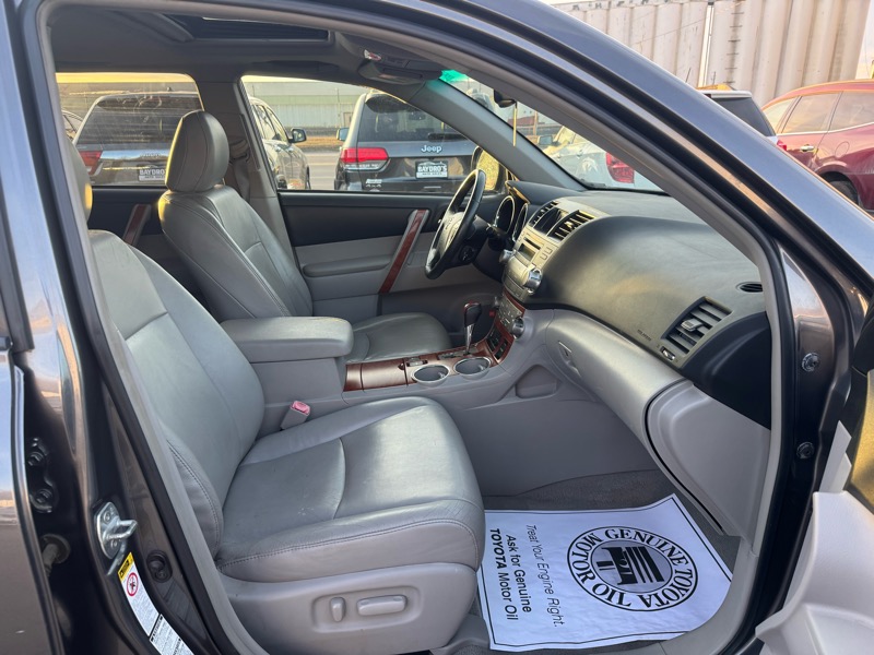 Toyota Highlander Limited 4WD 2010