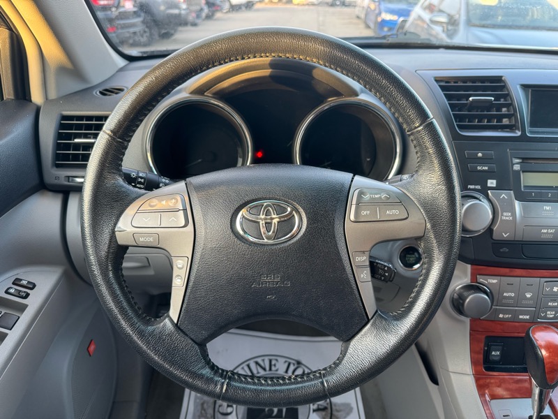 Toyota Highlander Limited 4WD 2010