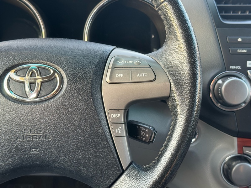 Toyota Highlander Limited 4WD 2010